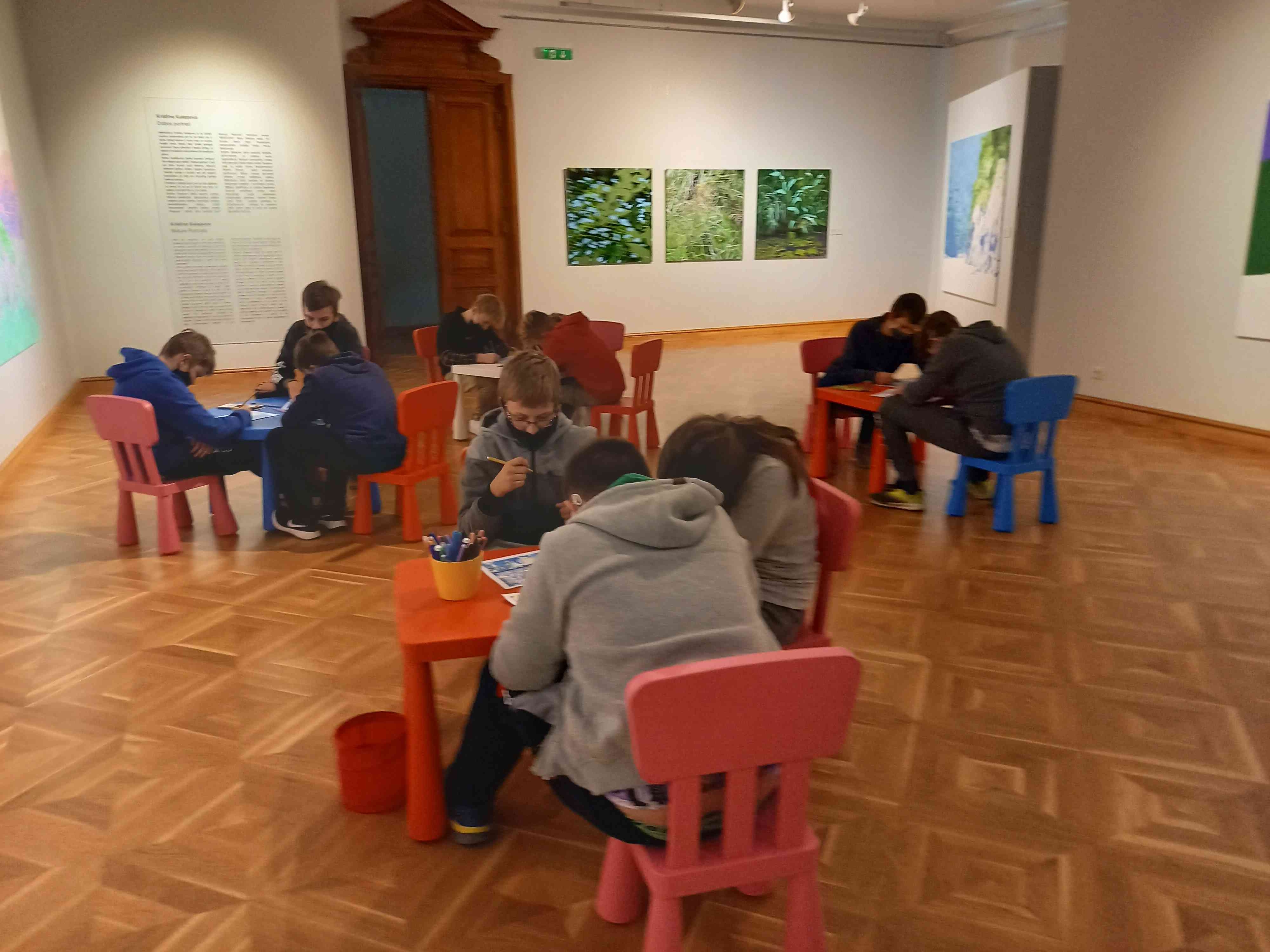 maksla-mums-visapkart_mezejpedagogijas-nodarbiba-liepajas-muzeja